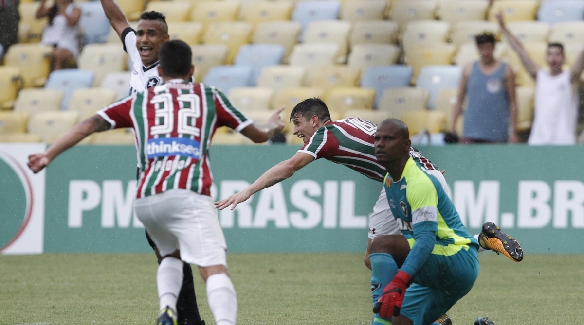 20/01/2018 - Campeonato Carioca de Futebol - Jogo entre as equipes do Fluminense x Botafogo, no estádio Mário Filho, o Maracanã, na cidade do Rio de Janeiro. Na imagem, o jogador tricolor Ibanez comemora seu gol, mas o mesmo foi anulado. Foto de Alexandre Brum/Agência O Dia - ATAQUE ESPORTE FUTEBOL PROFISSIONAL