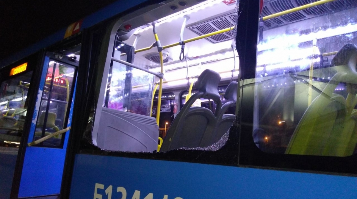 Veículo do BRT é destruído por vândalos  - Divulgação 