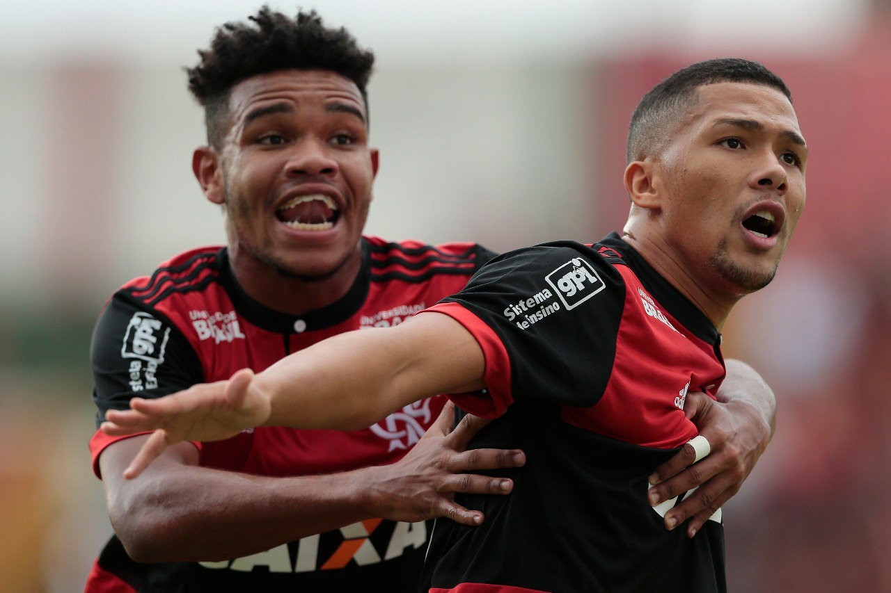 patrick (atrás) e vitor gabriel do time sub-20 do Flamengo   - Staff Images/Flamengo
