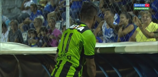 Luan devolveu cusparada de torcedor rival - Reprodução / TV