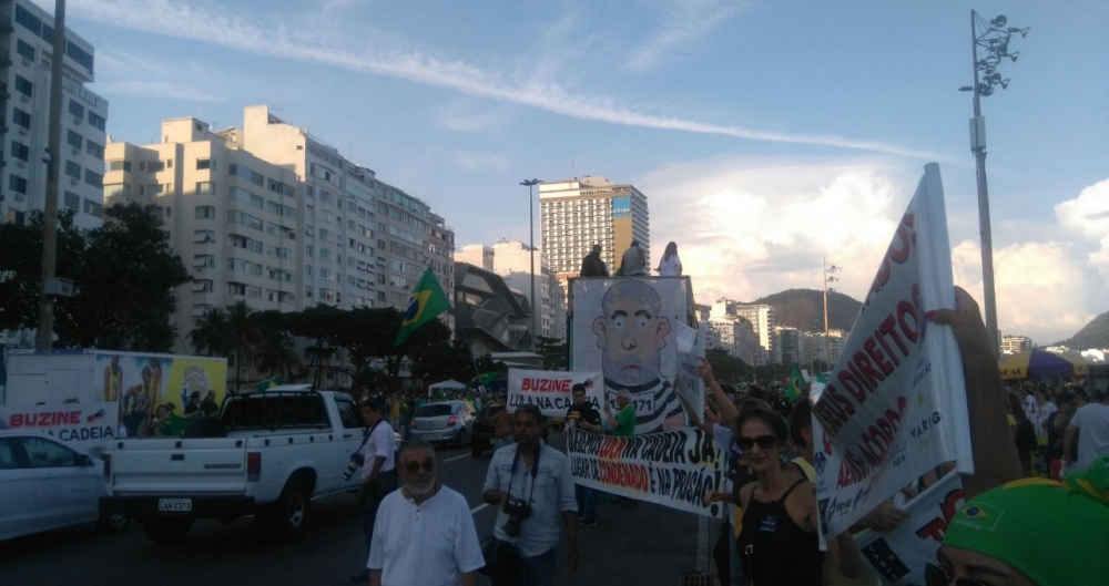 Manifestantes contra Lula fizeram carreata em bairros da Zona Sul