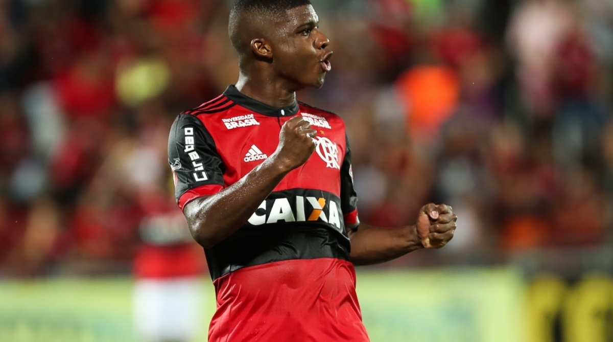 O jogador Lincoln comemora seu gol durante a partida entre Flamengo x Bangu na Ilha do Urubu, v&aacute;lida pela 3&ordf; Rodada da Ta&ccedil;a Guanabara (1&ordm; Turno do Campeonato Carioca). Foto - Gilvan de Souza / Flamengo