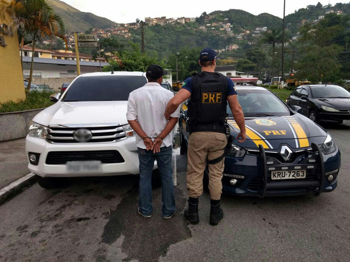 Caminhonete de luxo foi apreendida em Petr�polis