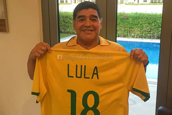 Maradona prestou apoio a Lula