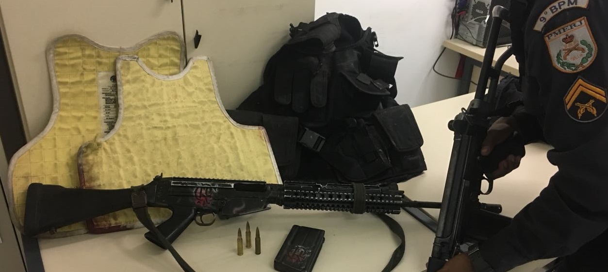 PM apreende fuzil na Zona Norte - Divulgação