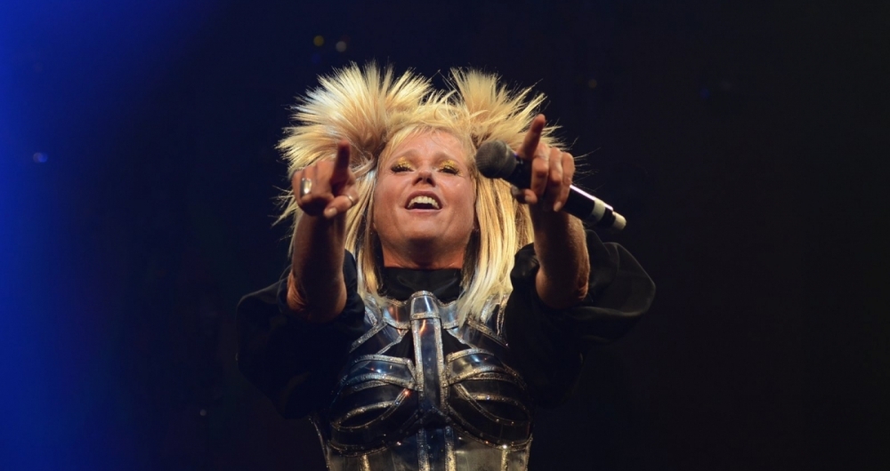 Xuxa se apresenta no baile do Spanta Nen�m