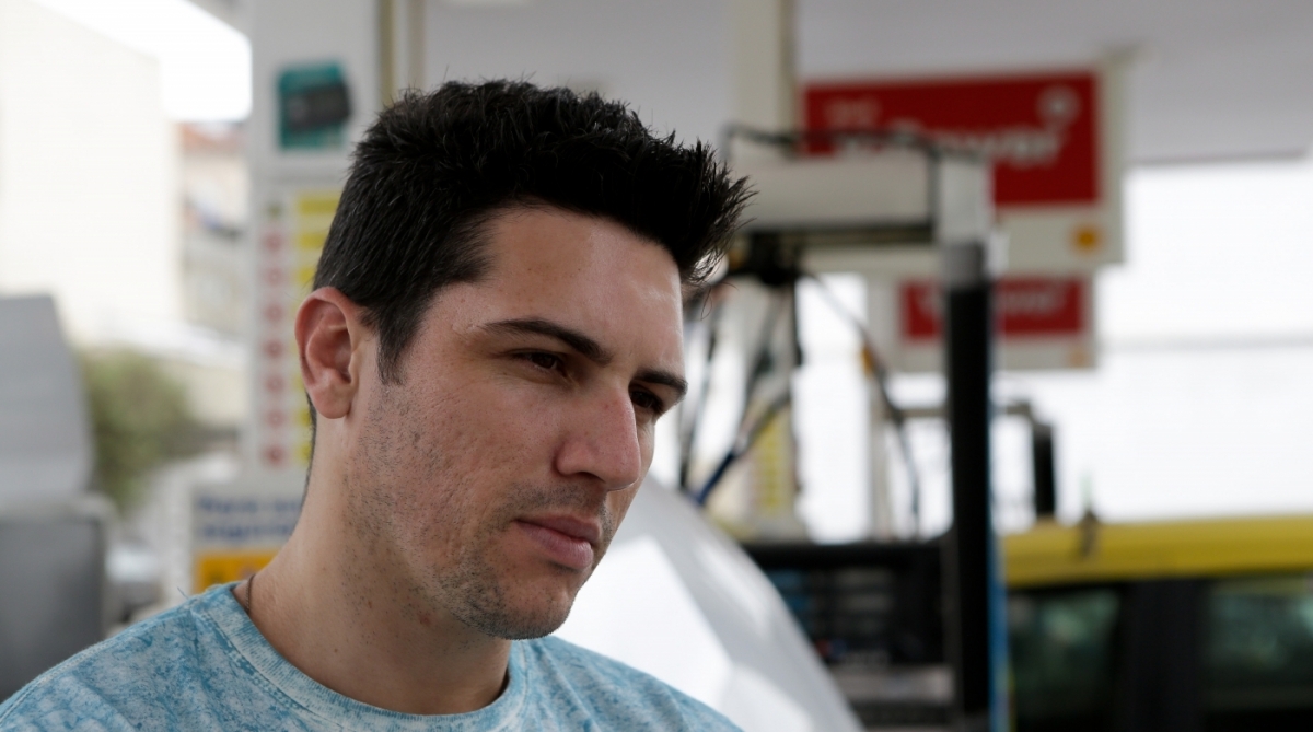 29/01/2018 - Materia sobre os valores nos preços do GNV. Na foto acima o Cliente Júlio Cezar Mota abastecendo seu carro com GNV. Foto: Luciano Belford / Agencia O Dia