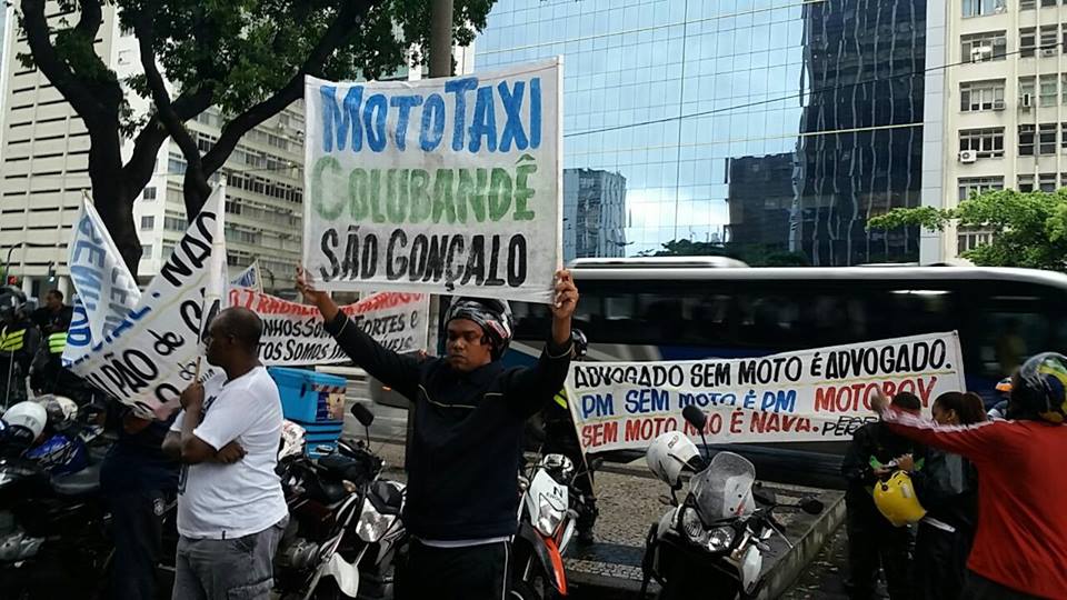 Motociclistas, entre eles mototaxistas, pedem melhores condi��es e pol�ticas voltadas para o segmento