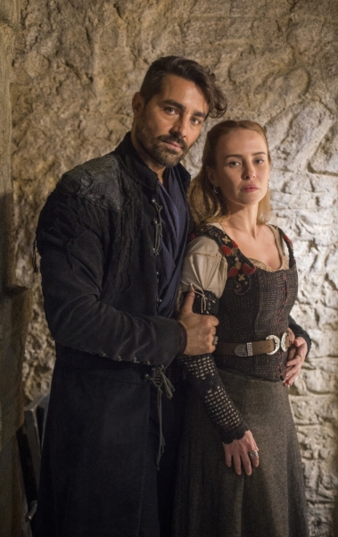 Virg&iacute;lio (Ricardo Pereira) e Diana (Fernanda Nobre) em 'Deus Salve o Rei'