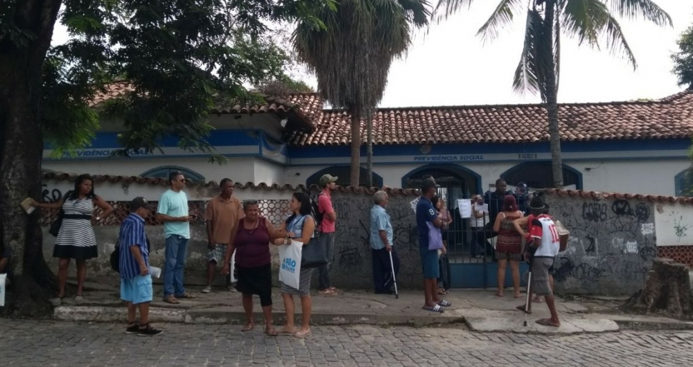 Carmem L�cia foi ao Posto de Itabora� fazer per�cia, mas estava sem luz