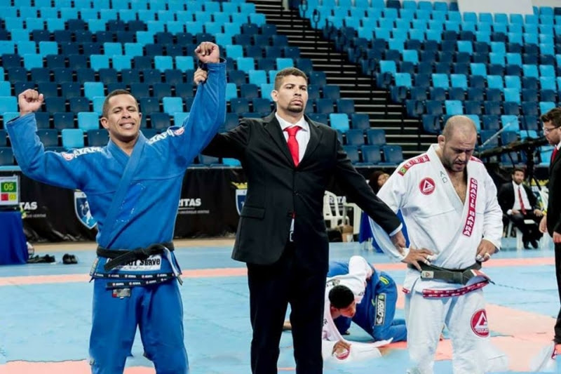 Faixa preta h� 12 anos, Bruno Ramos vai disputar no pr�ximo fim de semana o Rio Grappling e sonha em competir no mundial de Abu Dhabi