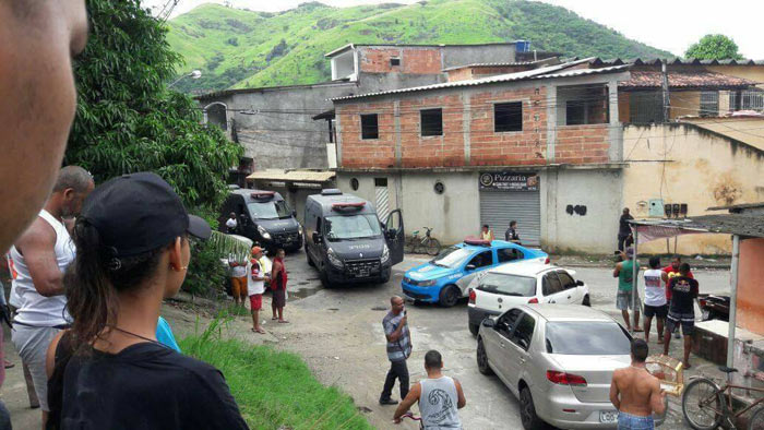 �rea j� foi isolada e policiais do Batalh�o de Opera��es Policiais Especiais (Bope) e do 40� BPM (Campo Grande) cercaram o local