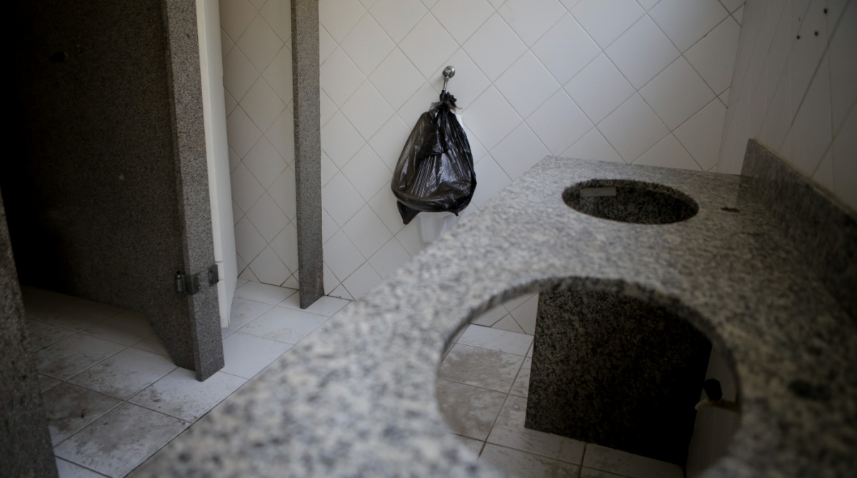 O IML do centro do Rio interropeu o atendimento por falta de pagamento a empresa terceirizada Foto: Luciano Belford / Agencia O Dia - Luciano Belford / Agencia O Dia