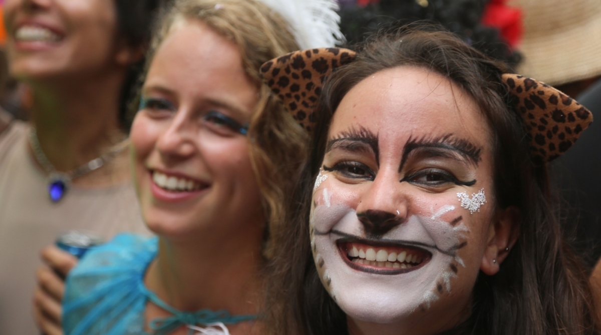 Bloco Céu na Terra fez a festa nas ruas de Santa Tereza