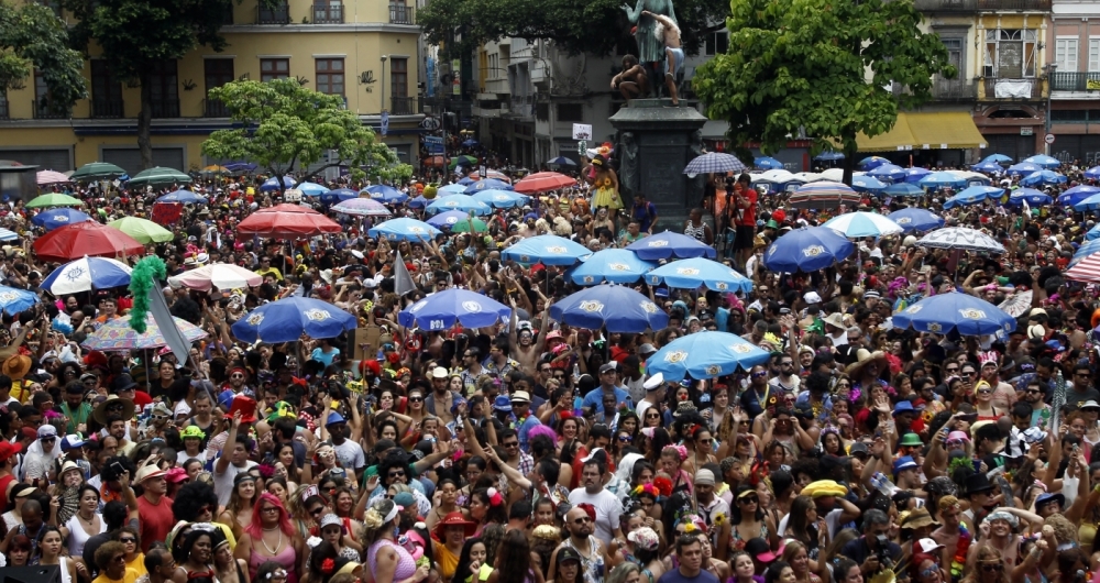 Blocos de Carnaval arrasta multidoes  nas ruas do Rio, Bloco Fogo e Paix�o no Largo de S�o Francisco,  Severino Silva Agencia O Dia