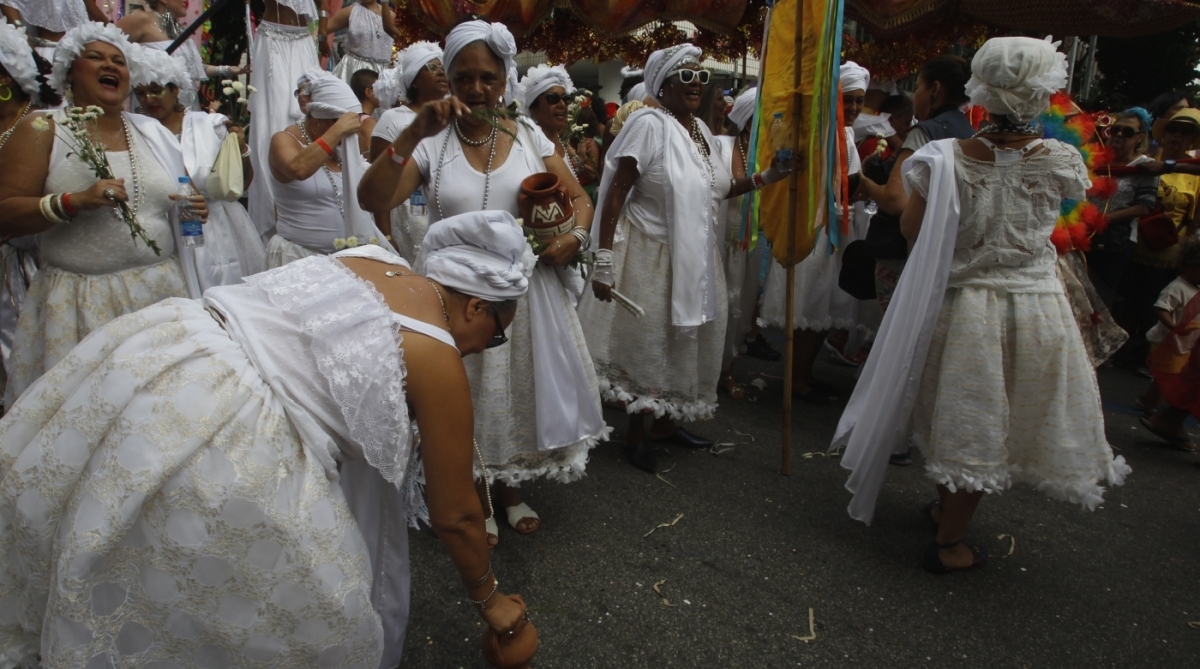 Blocos de Carnaval arrasta multidoes  nas ruas do Rio, ,Cord&atilde;o do Boi tat&aacute;  saiu da Pra&ccedil;a da Cruz Vemelha  Severino Silva Agencia O Dia