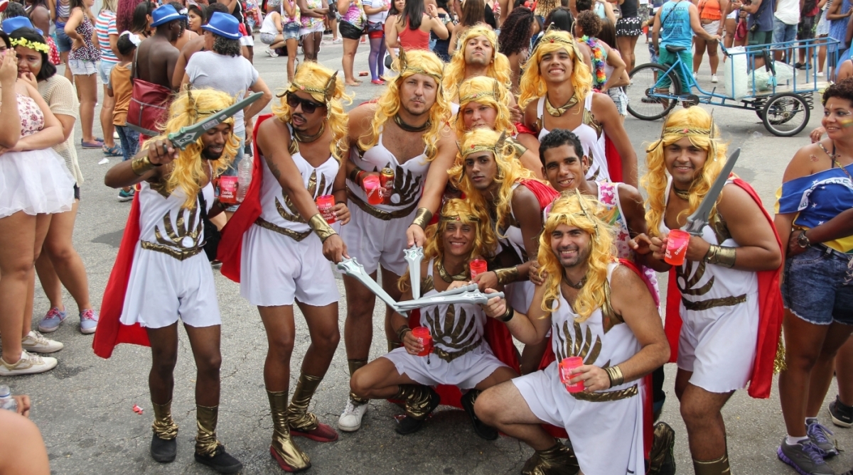 AGÊNCIA DE NOTÍCIAS - PARCEIRO - Bloco da Preta arrasta milhares de foliões pelas ruas do Centro do Rio, neste Domingo de pré carnaval. Foto: Fausto Maia/Parceiro/Agência O Dia