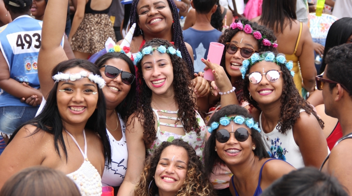 AGÊNCIA DE NOTÍCIAS - PARCEIRO - Bloco da Preta arrasta milhares de foliões pelas ruas do Centro do Rio, neste Domingo de pré carnaval. Foto: Fausto Maia/Parceiro/Agência O Dia