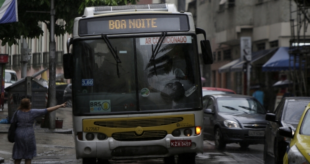 Da frota de 7.335 �nibus, 3.023 n�o s�o refrigerados, de acordo com a Secretaria Municipal de Transportes