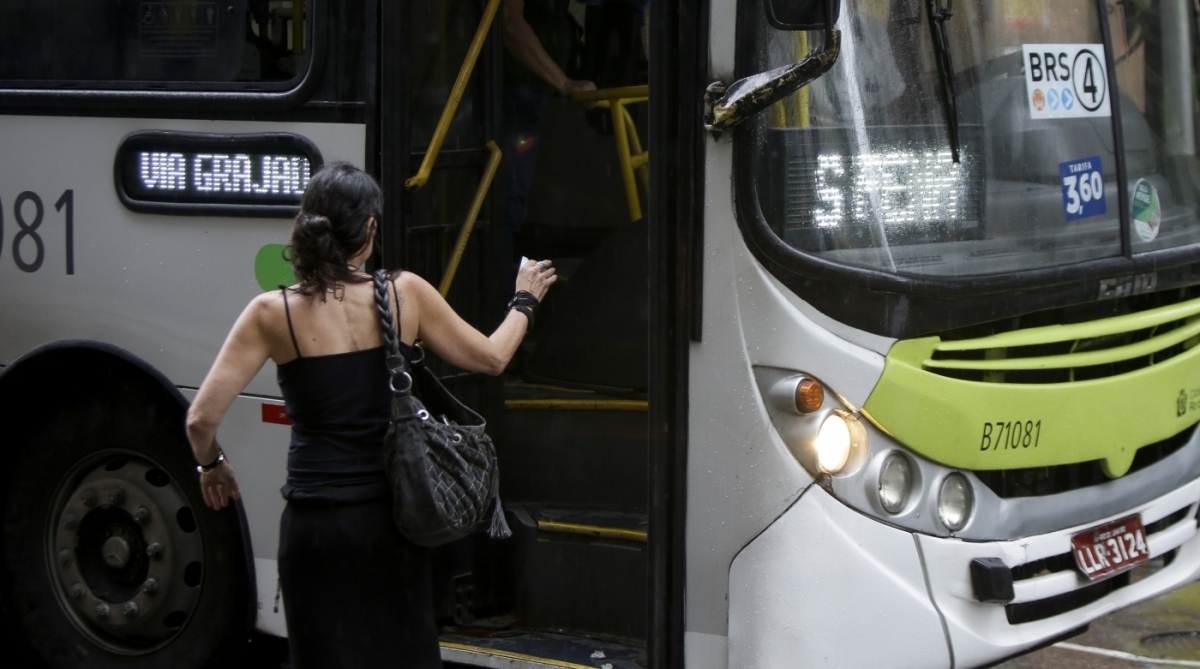 Vereadores recomendaram à prefeitura que não aumente a passagem até a conclusão da CPI em abril - Luciano Belford / Agencia O Dia