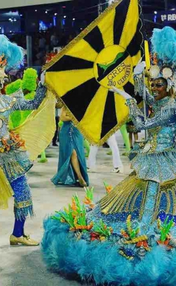 Desfile da Escola de Samba São Clemente: fantasias do casal de mestre-sala e porta-bandeira foram feitas pelo ateliê de Murilo Moura