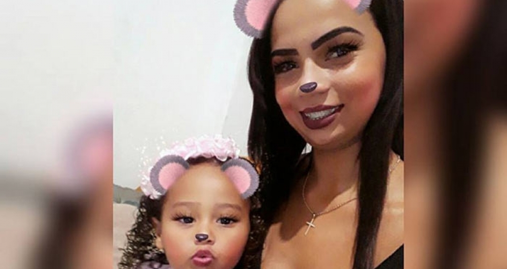 Maria Auxiliadora Silva Marriel publicou foto com a menina de 3 anos na noite desta quarta-feira