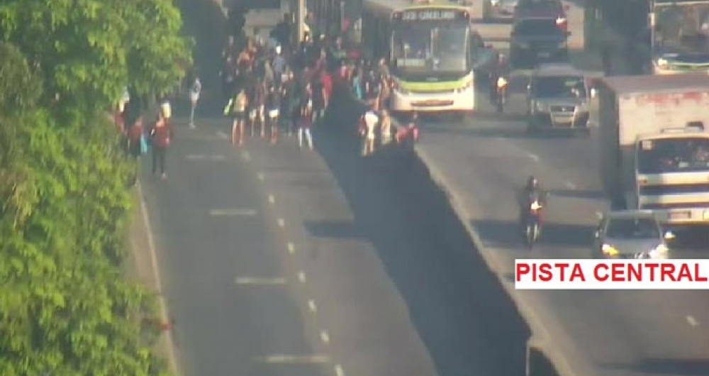 Manifestantes fizeram ato na Avenida Brasil