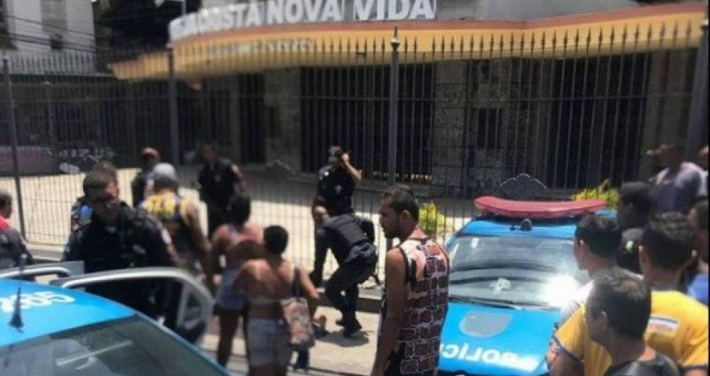 Suspeito � ferido durante confronto com policiais da UPP Lins