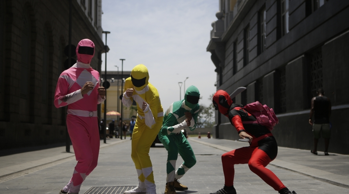10/02/2018 - O bloco do cordão do Bola preta comemora 100 de muita folia no centro do Rio de Janeiro. Os foliões curtindo o bloco fantasiados de super herois. Foto: Luciano Belford / Agencia O Dia