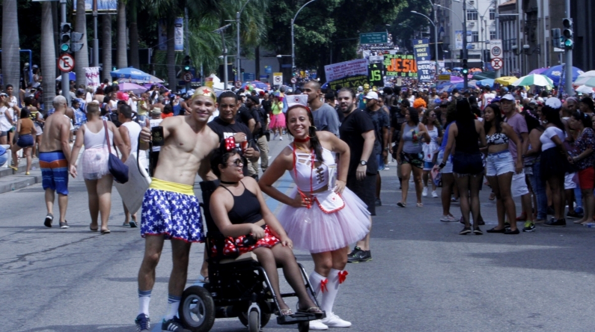 10/02/2018 - AGÊNCIA DE NOTîCIA - PARCEIRO - Desfile do Cordão da Bola Preta, que este ano completa cem anos, no Centro do Rio, neste sábado (10)