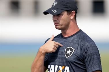 Ex-Botafogo revela que indicou ida de Lucas Perri ao Alvinegro