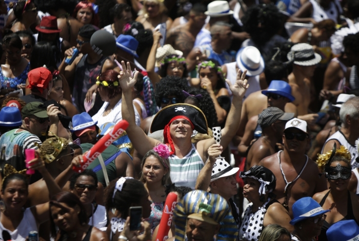 Cordão da Bola Preta atrai multidão no Carnaval