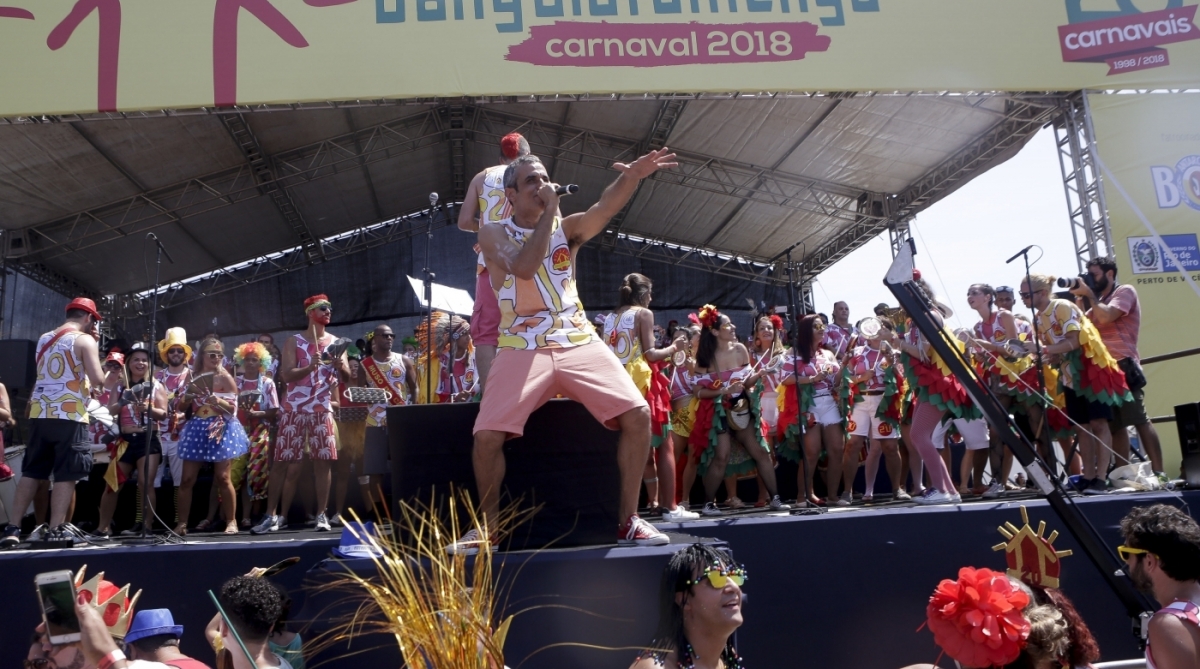 2018-02-11 - O bloco Bangalafumenga no Aterro do Flamengo no centro do Rio de Janeiro arrastou muito foli&otilde;es na manha deste domingo. Foto: Luciano Belford / Agencia O Dia