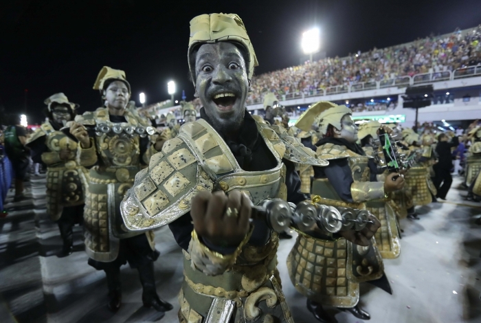 Bateria do Império Serrano vai tocar na tradicional procissão de São Jorge