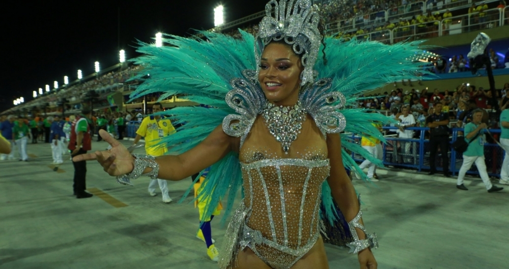 Juliana Alves no desfile da Unidos da Tijuca