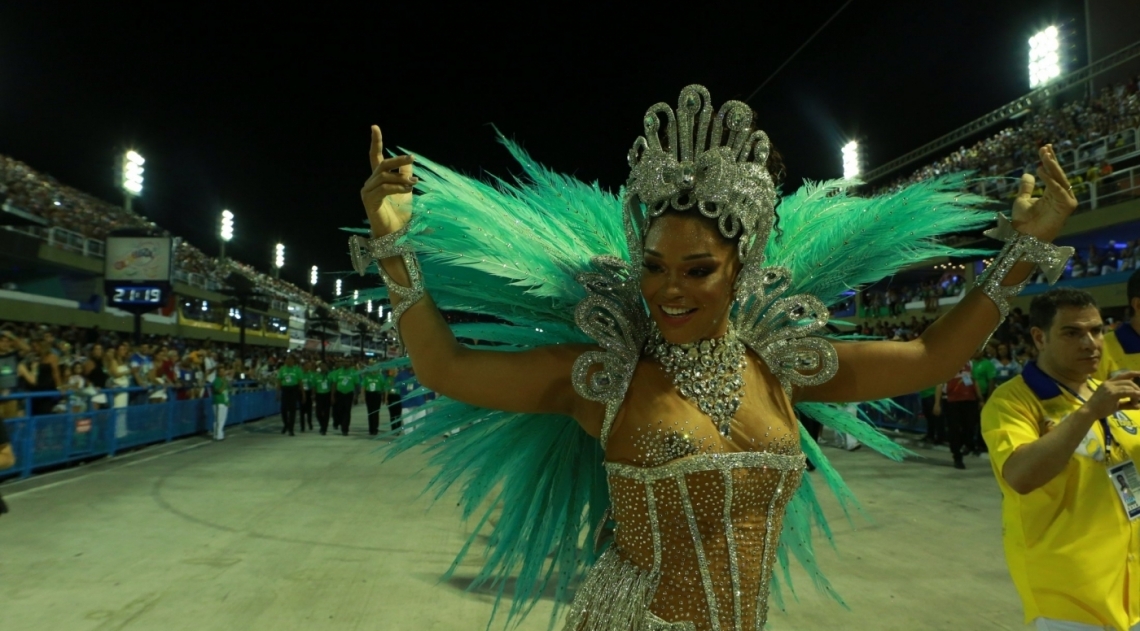 Juliana Alves no desfile da Unidos da Tijuca