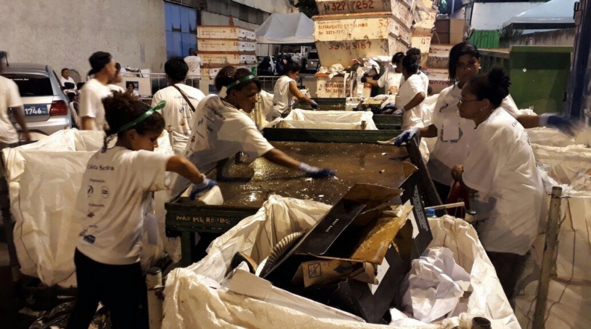 Campanha de educação ambiental promove reciclagem durante o Carnaval