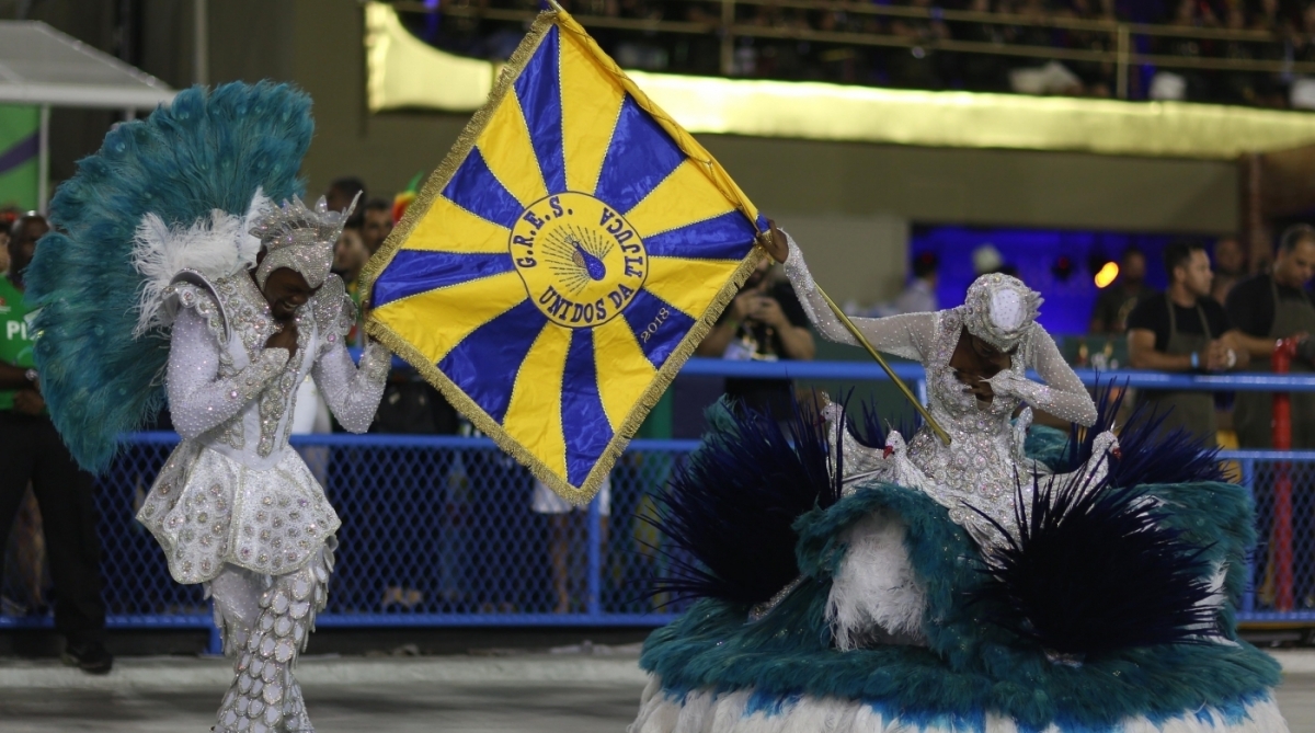 Casal de mestre-sala e porta-bandeira da Unidos da Tijuca