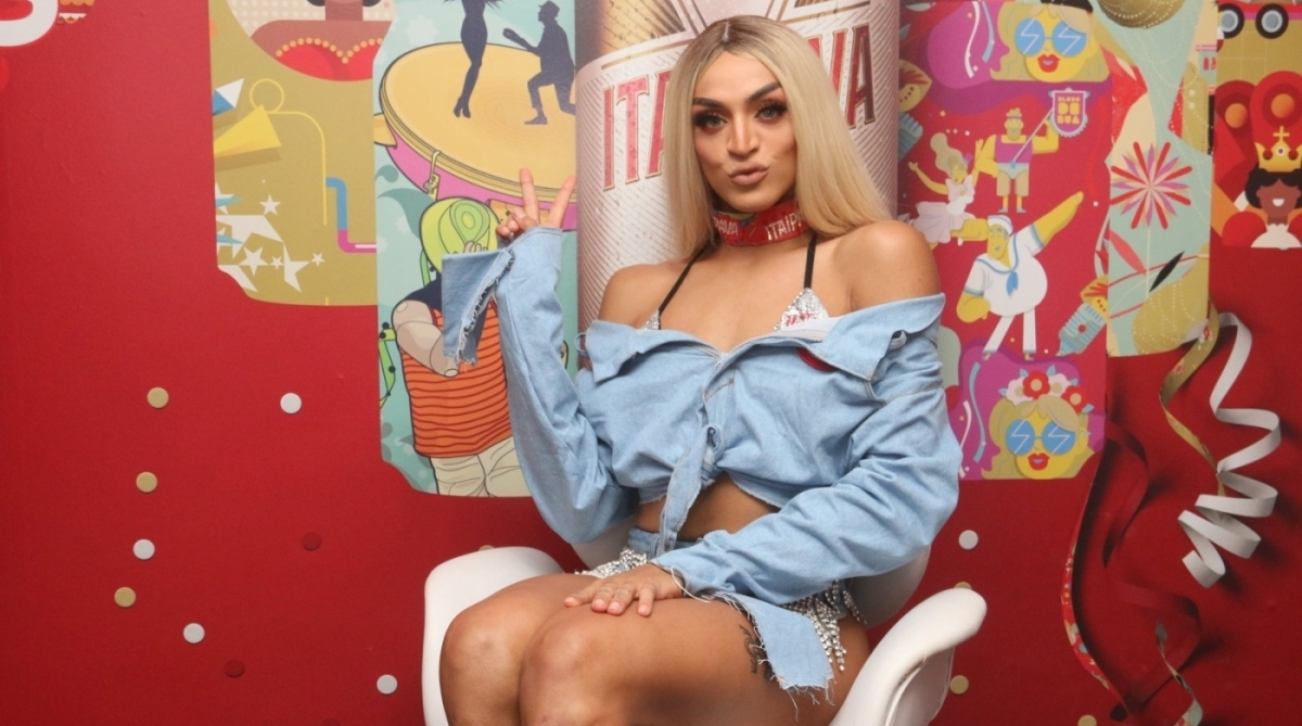 Pabllo Vittar em camarote no Rio