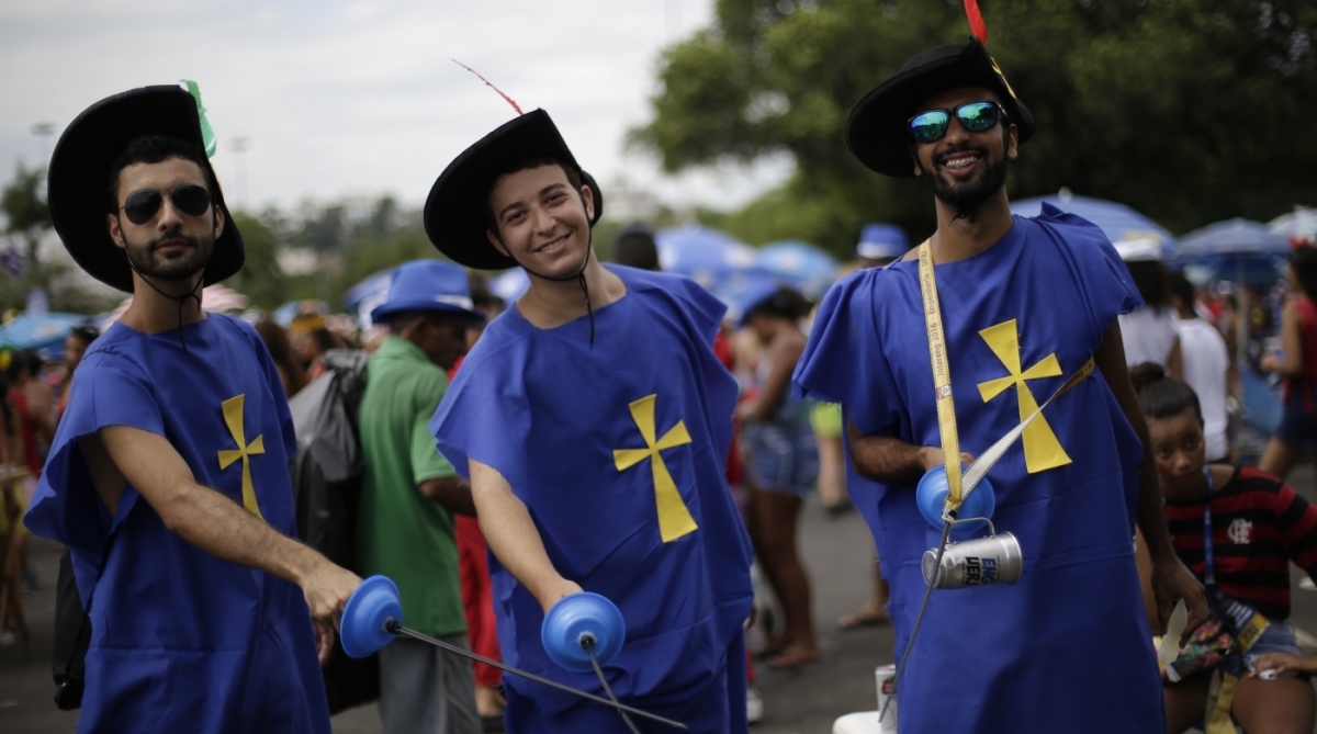 12/02/2018 - Os foliões durante bloco Sargento Pimenta  no Aterro do Flamengo no centro do Rio de Janeiro. Foto: Luciano Belford / Agencia O Dia