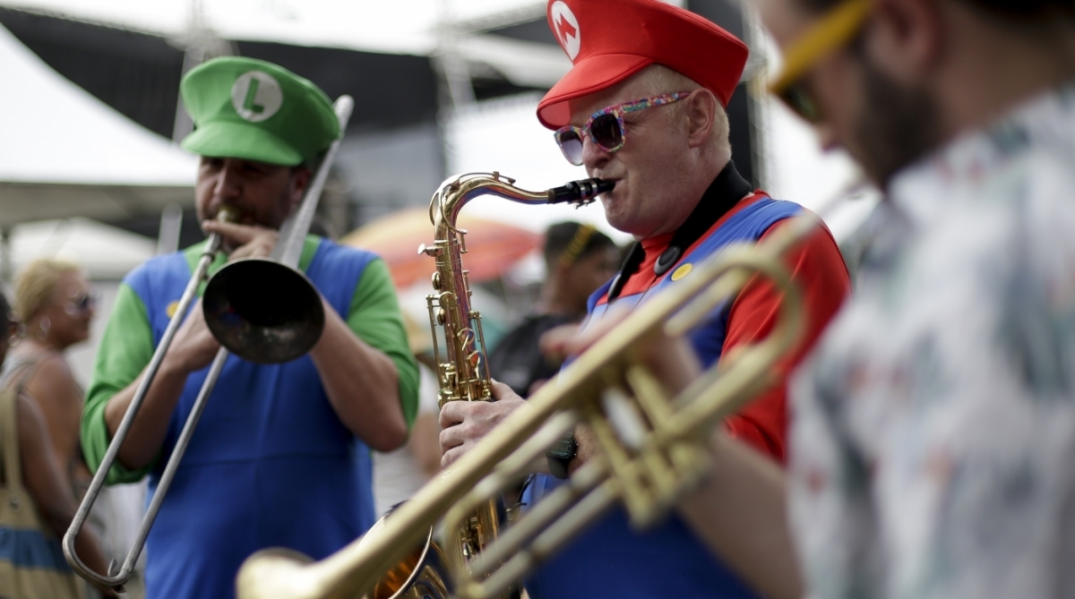 12/02/2018 - Os foliões durante bloco Sargento Pimenta  no Aterro do Flamengo no centro do Rio de Janeiro. Foto: Luciano Belford / Agencia O Dia