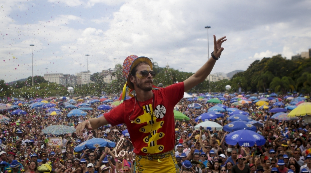 2018-02-12 - Os foli&otilde;es durante bloco Sargento Pimenta  no Aterro do Flamengo no centro do Rio de Janeiro. Foto: Luciano Belford / Agencia O Dia - Luciano Belford / Agência O Dia