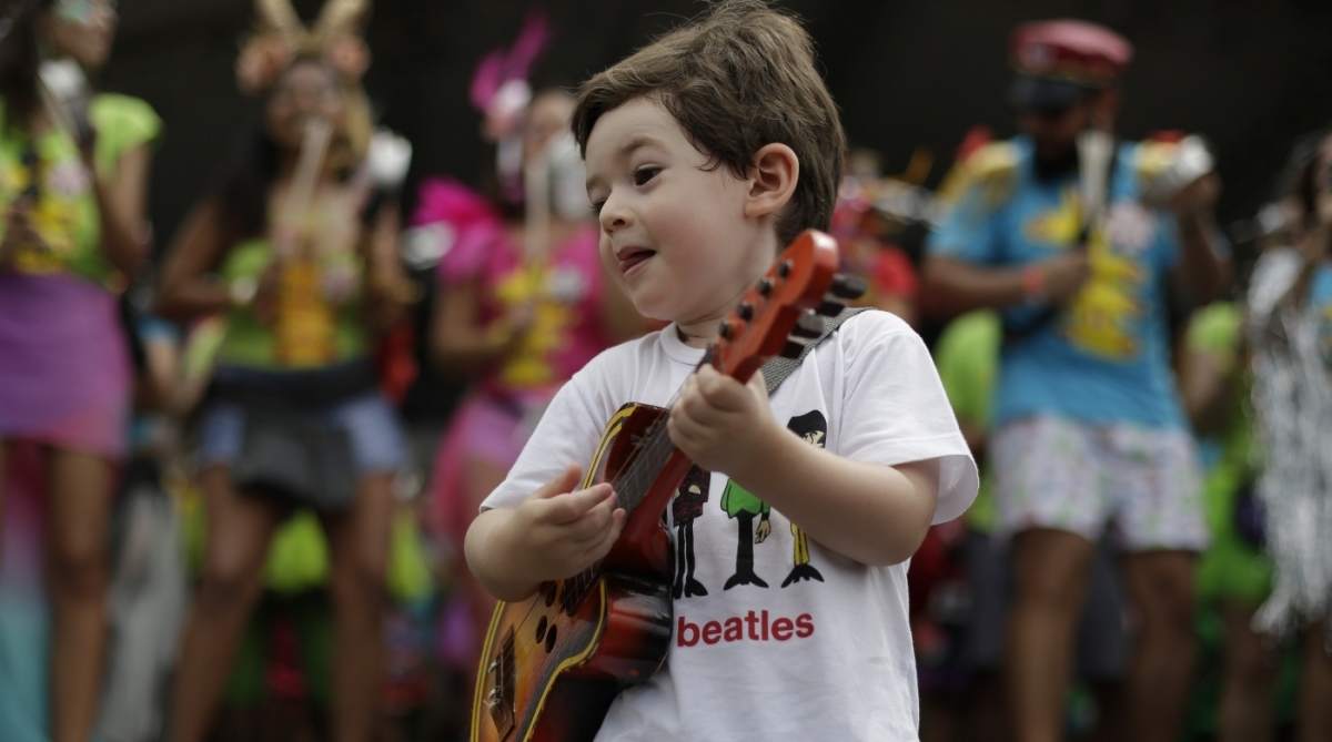 12/02/2018 - O folião mirim durante bloco Sargento Pimenta  no Aterro do Flamengo no centro do Rio de Janeiro. Foto: Luciano Belford / Agencia O Dia