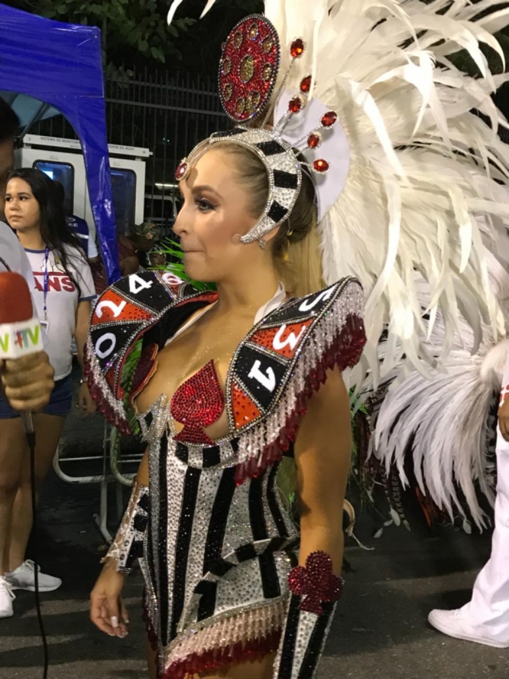 Carla Diaz vai desfilar pela Grande Rio