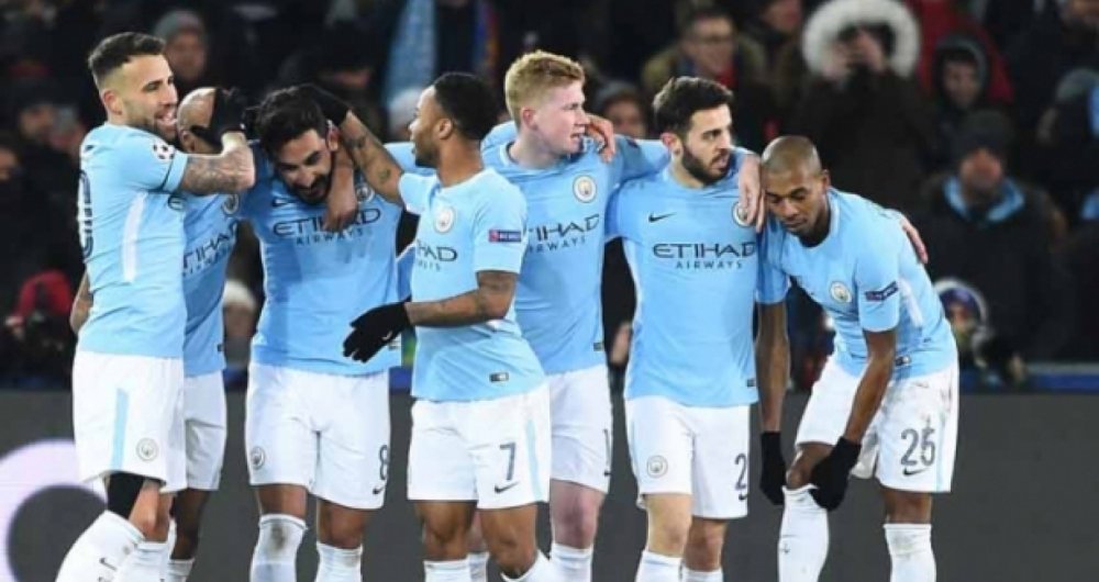 Jogadores do City comemoram o primeiro gol