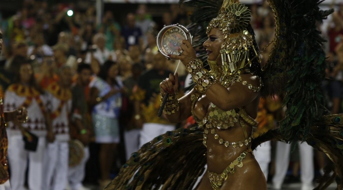 Viviane Araújo, Rainha de Bateria do Salgueiro