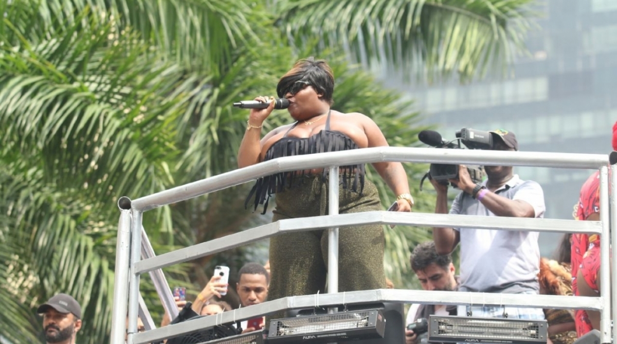 Fervo da Lud: Cantora estreia no carnaval de rua do Rio