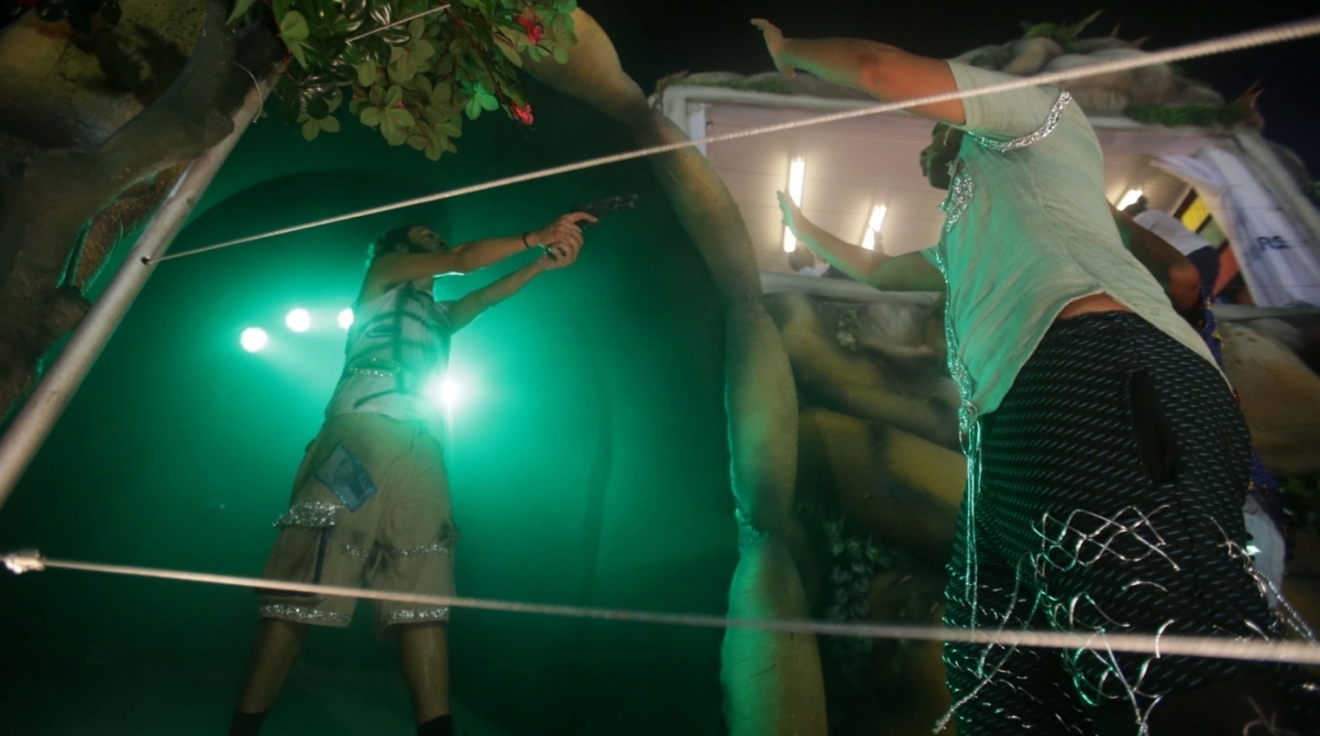 Beija-Flor leva s&eacute;rie de cr&iacute;ticas &agrave; pol&iacute;tica brasileira para a Sapuca&iacute;