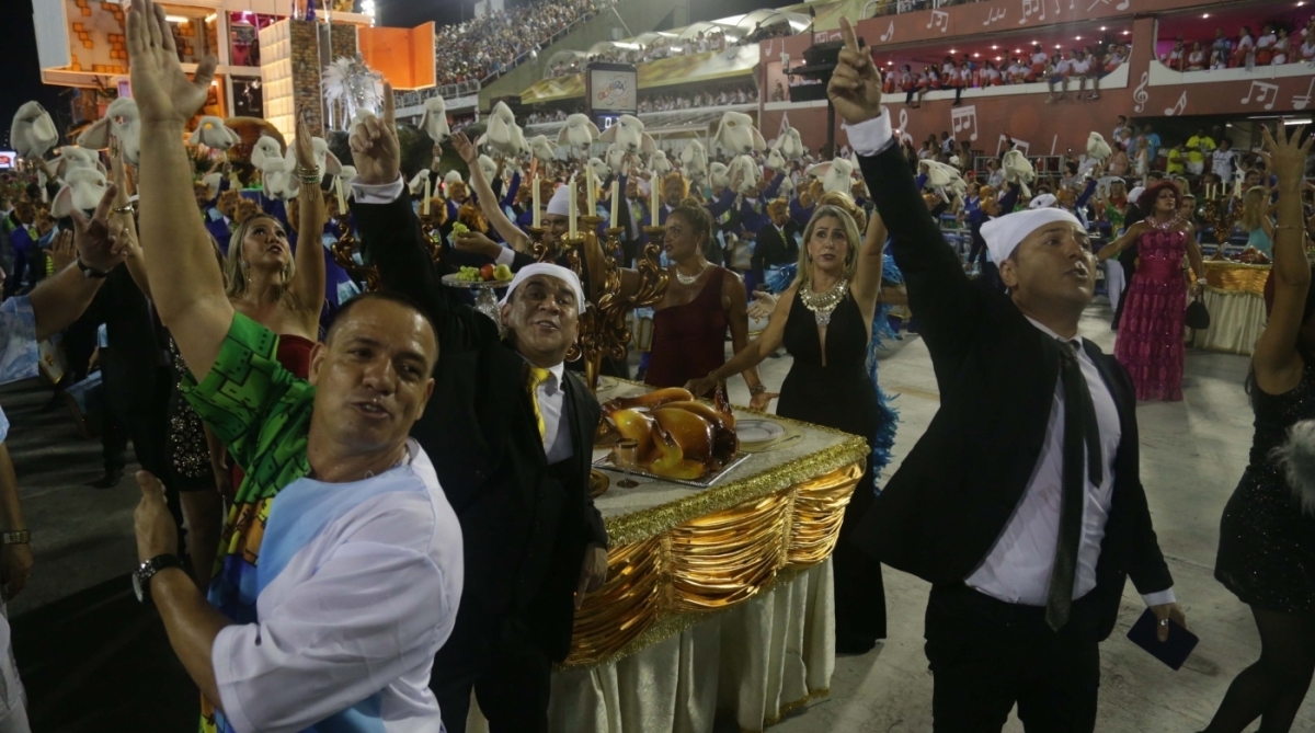 Beija-Flor faz panorama sobre os monstros entre n&oacute;s