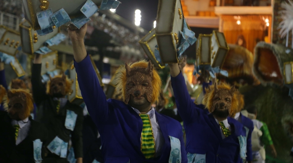 Desfile da Beija-flor, campe&atilde; do Grupo Especial